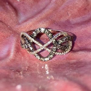 chocolate/white diamond ring🍫💎